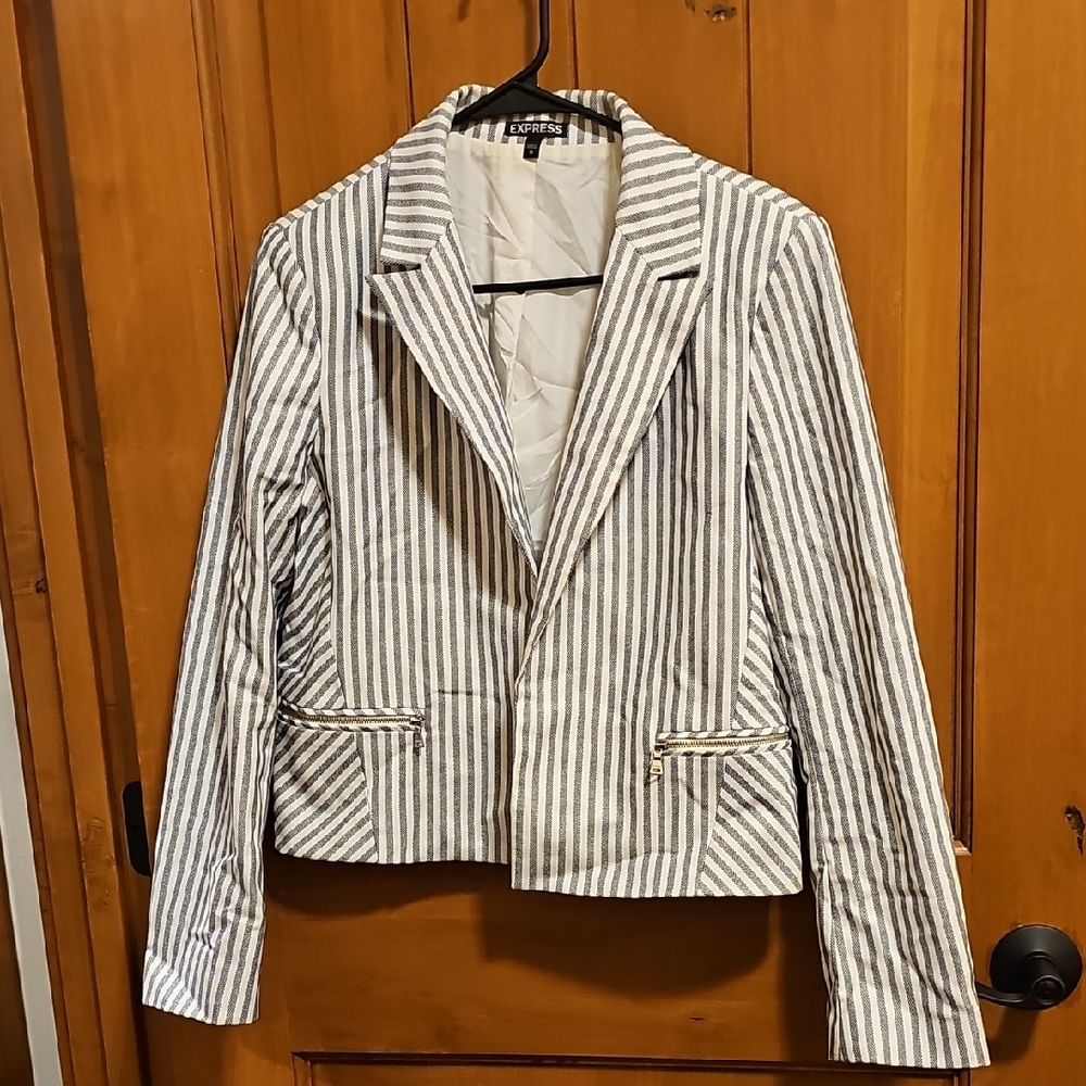 Express Women's Striped Blazer in Black and White